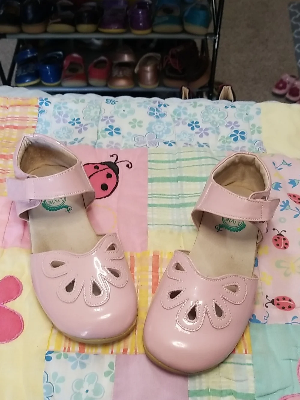Livie & Luca Pink Patent Leather Mary Jane Size 13 Petals OG Strap, Wavy soles